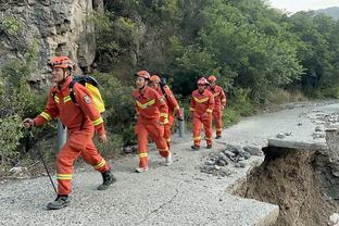 世体：德科与曼城总监欧冠抽签时碰面交流，但未提及坎塞洛买断